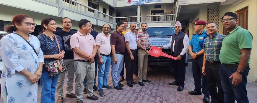 मोरङ उद्योग व्यापार संघद्वारा प्रशासन र प्रहरीलाई सवारी साधन हस्तान्तरण