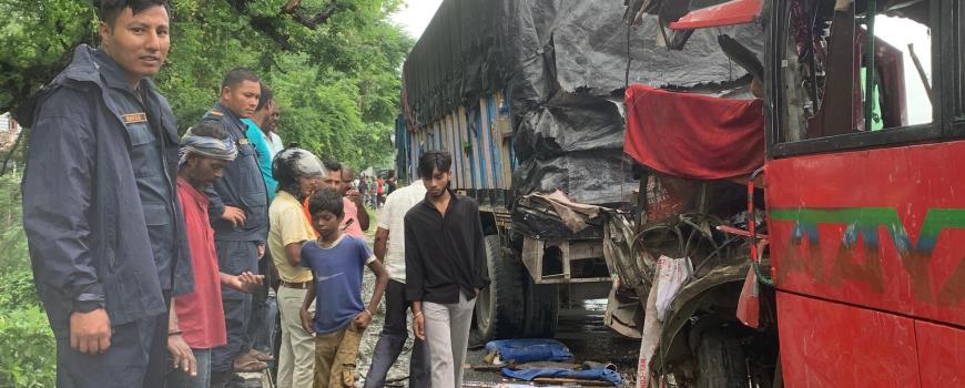 सुनसरीको  खुनिया पुल नजिकै भएको सवारी दुर्घटनामा दुईको मृत्यु , १० जना घाइते