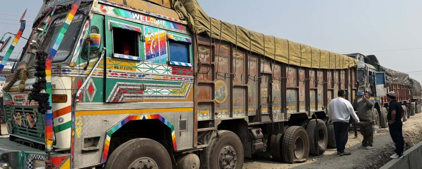 तेस्रो देशबाट आएको गुणस्तरीय कोइला भारतमा बेचेर, नेपालमा नक्कली कोइलाको तस्करी तेस्रो देशबाट आएको गुणस्तरीय कोइला भारतमा बेचेर, नेपालमा नक्कली कोइलाको तस्करी