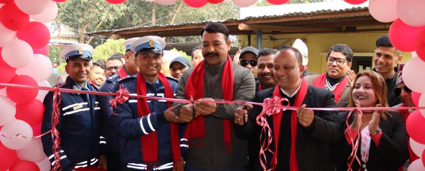 जेनजी आन्दोलनमा ध्वस्त बनेको इटहरी ट्राफिक प्रहरीलाई स्थानीयले बनाइदिए नया भवन