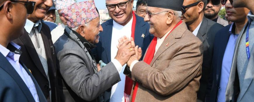 प्रत्येक वडा कमिटीका पदाधिकारी र सदस्यसँग छुट्टा छुट्टै भेट्दै ओली 