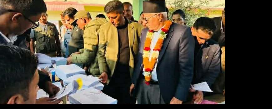 मोरङ निर्वाचन  ६ मा डा. शेखर कोइरालाले दर्ता गराए उम्मेद्वारी 